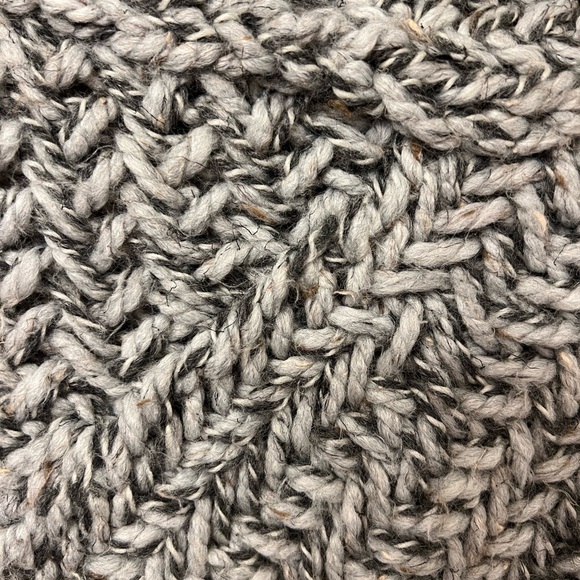 Katniss Everdeen “Catching Fire” grey knit hunting cowl in marble grey - Picture 2 of 8